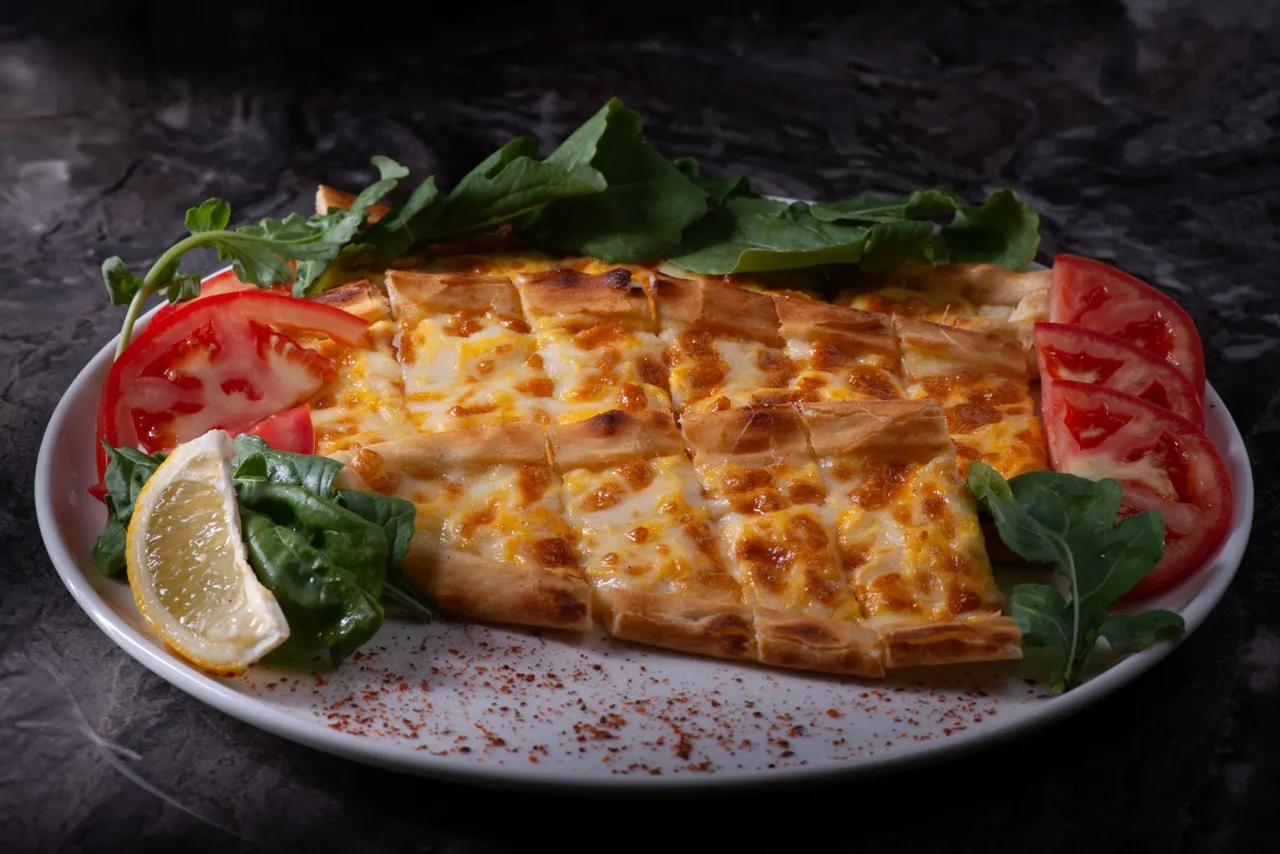Kaşarlı Pide