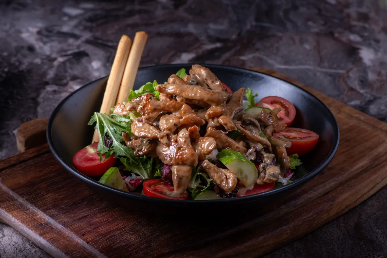 Sıcak Tavuk Salata